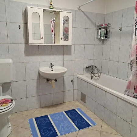 Tulle بوسانسكا كروبا