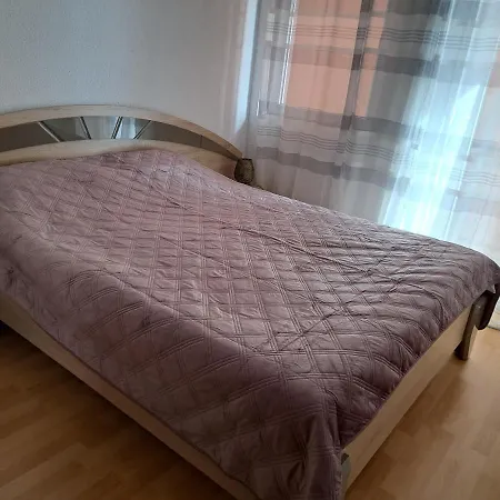 Tulle شقة بوسانسكا كروبا